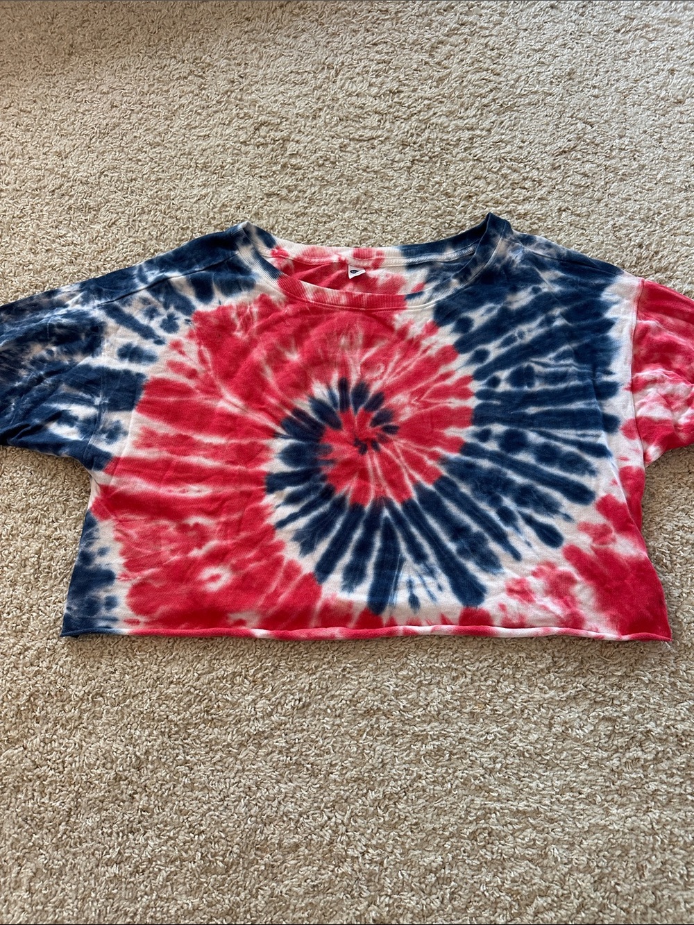 Women’s Old Navy oversized cropped tie-dye sweatshirt. Size medium